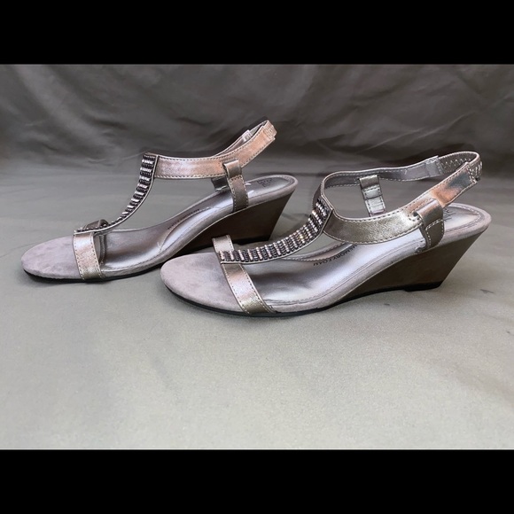 Time and Tru silver sandal - Picture 5 of 5
